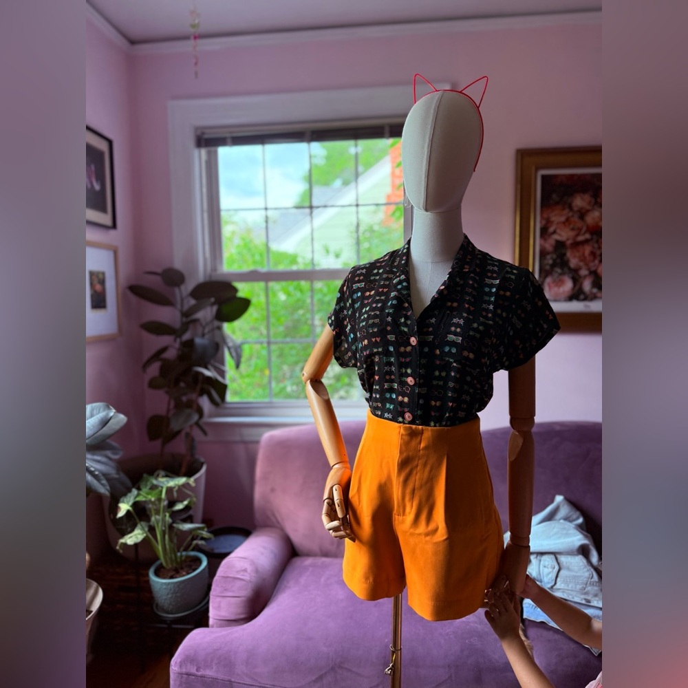 Danielle Kroll x Anthropologie “Carabel” Blouse + Joes Jean Light Wash Jacket